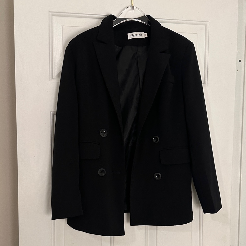 Sisilia Black Double-Breasted Blazer